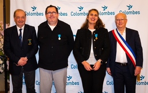 Remise de médailles à COLOMBES