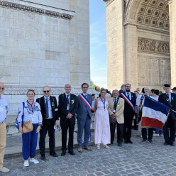 Cérémonie du ravivage de la flamme à l'arc de triomphe le samedi 20 juin