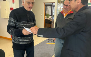 Remise plaquette Jean-Pierre EPARS